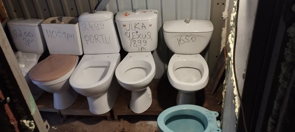 Продам унитазы б/y ,бачки и все к ним