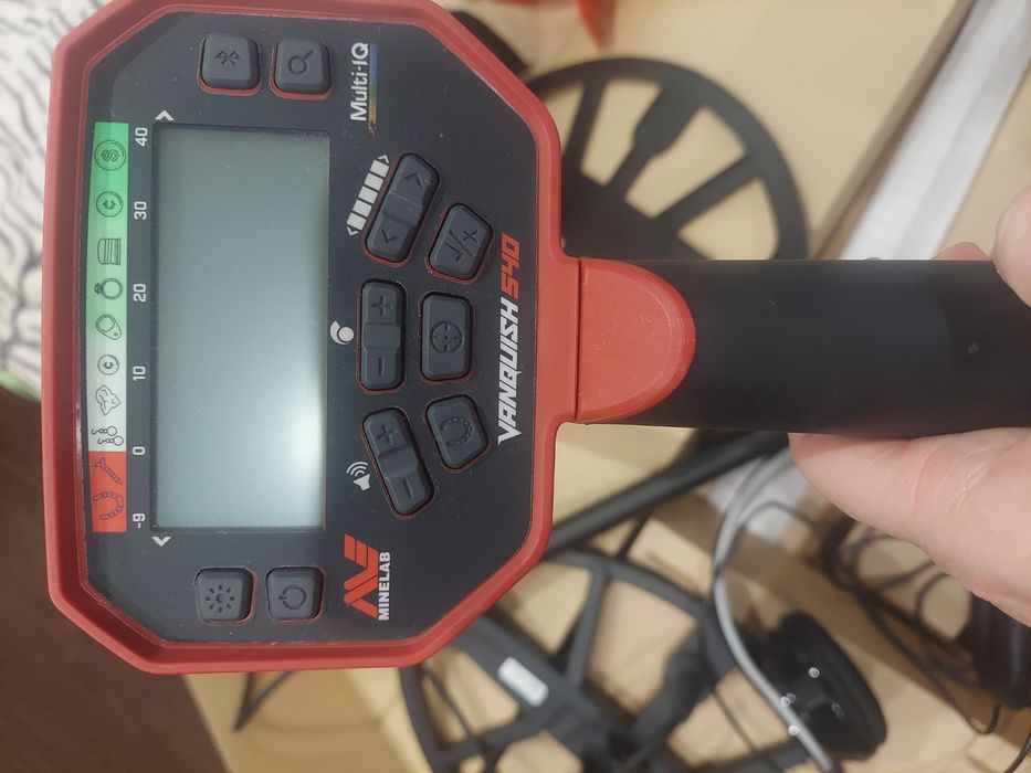 Продам металошукач Vanquish 540