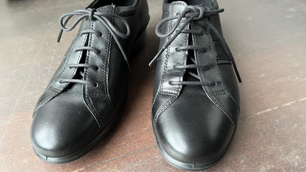 Sapato em pele pretos mulher Ecco 39
