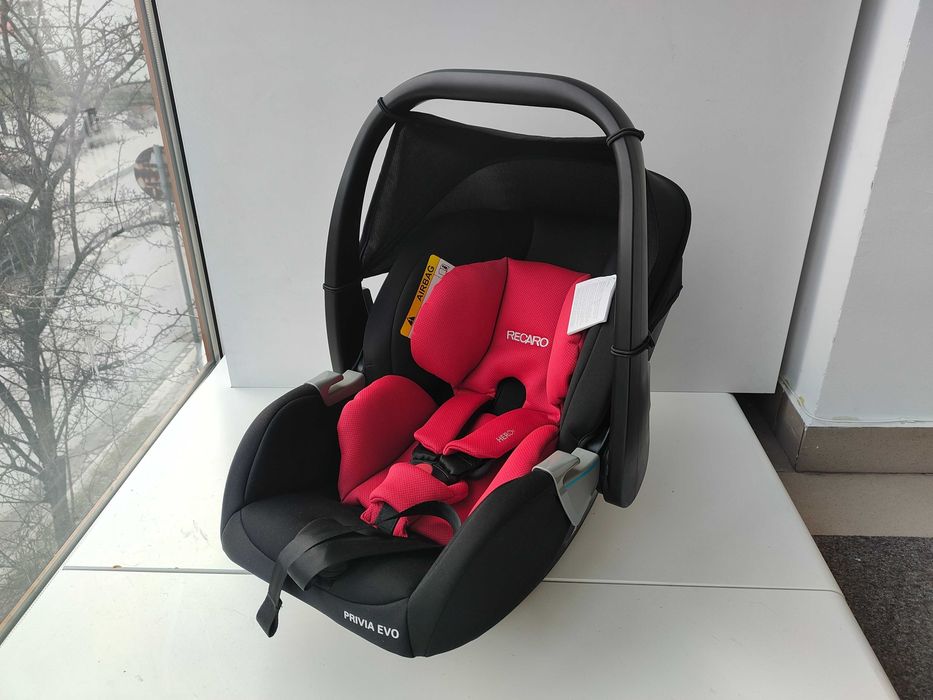 RECARO Privia EVO Racing Red fotelik samochodowy 0-13kg
