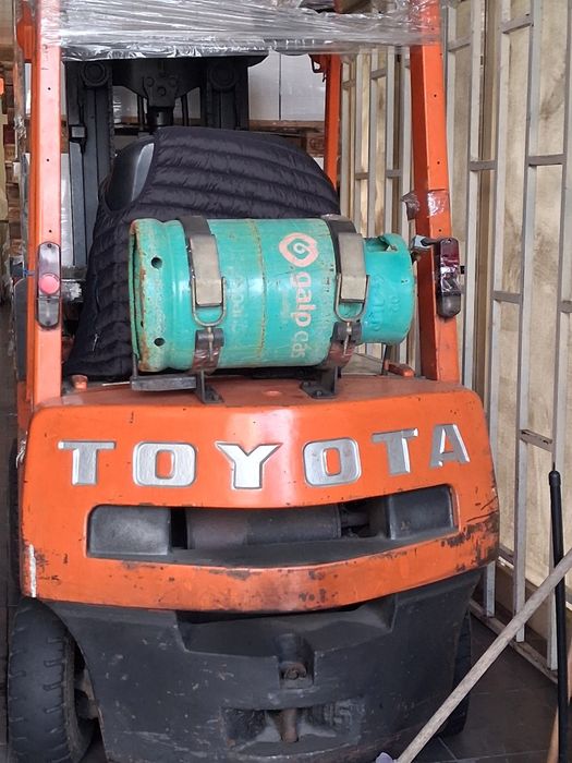 Empilhador Toyota 3fg15 - 1500 Kgs . Mastro Triplex 4.00 Metros