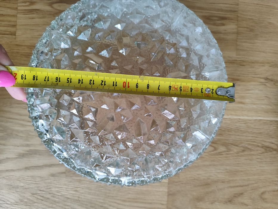 Globo de vidro para candeeiro

Entrego em Carca