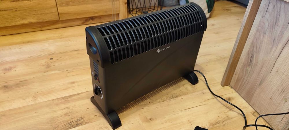 Grzejnik konwektorowy elektryczny 3 stopnie mocy termostat