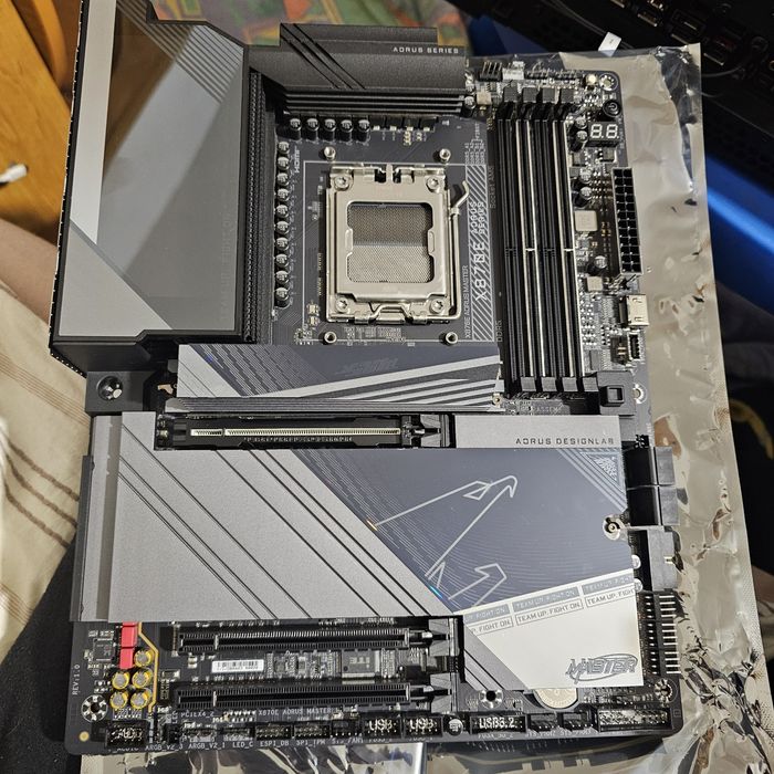 Материнська плата Gigabyte X870E AORUS MASTER AM5