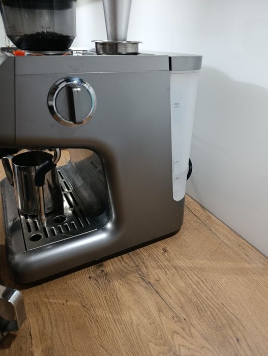 Ekspres cisnieniowo- kolbowy Raven