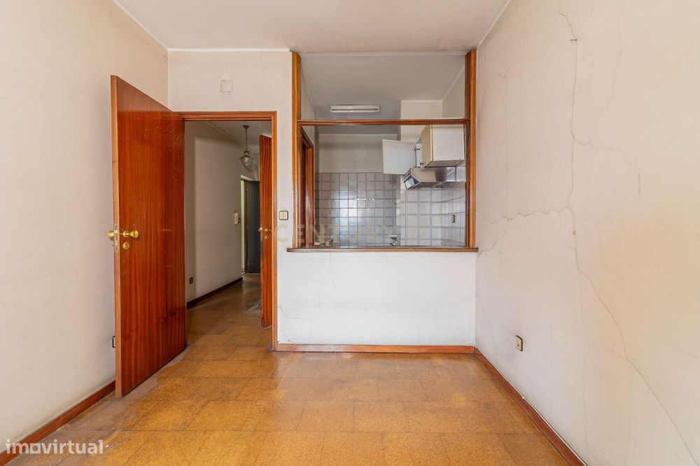 Apartamento T1 em Braga, Maximinos para recuperar - Oportunidade Única