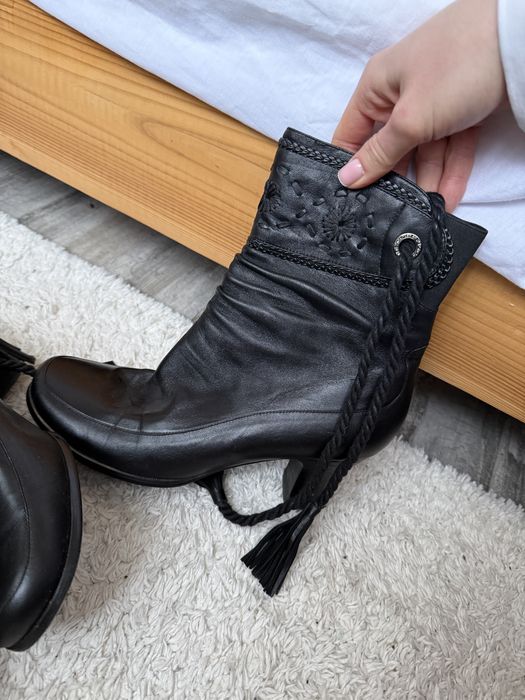 Жіноче взуття  39 та 41 розмір