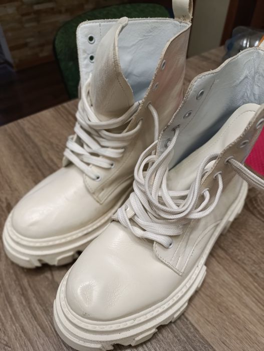 Ботінки шкіряні , високі,осінь