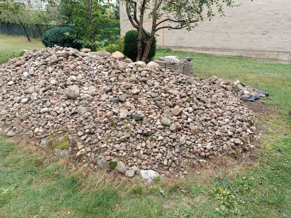 Kamień polny różnej wielkości