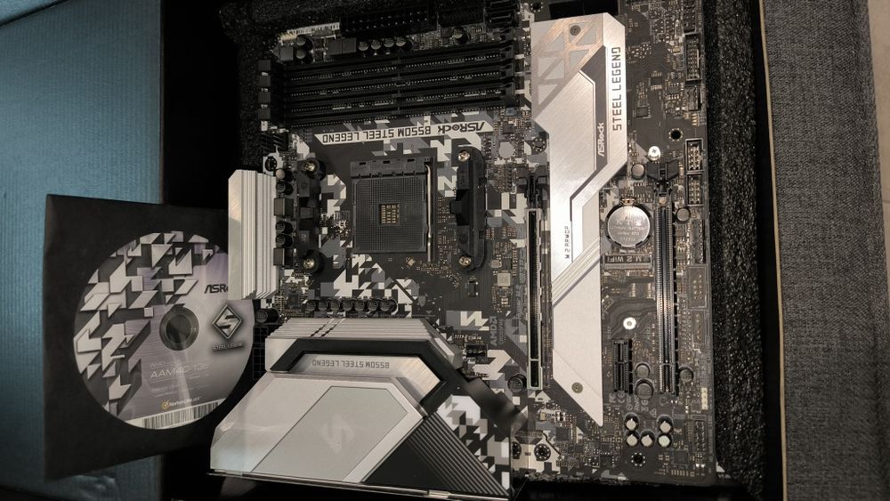 ASRock B550M Steel Legend AM4 B550 – Excelente Estado