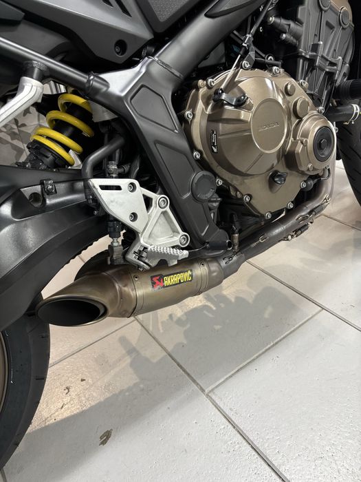 Honda CB 650R Muito Conservada