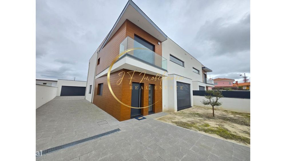 Moradia T4 de Luxo em Aradas