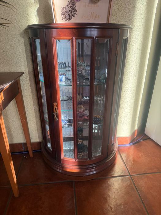 Vendo dois moveis e posso vender apenas 1