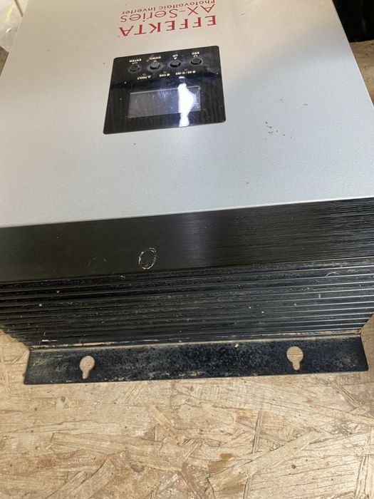 Inversor carregador 24V 3000W Effekta