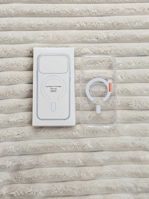 iPhone 17 Pro Max • Apple • Etui MagSafe • Przeźroczyste • Twarde
