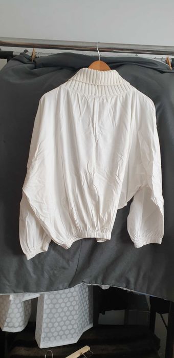 Blusa com gola da Zara