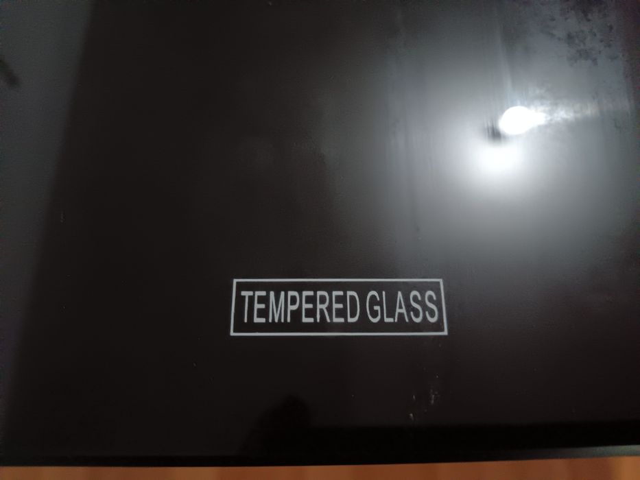 Mesa de sala - vidro temperado preto e madeira