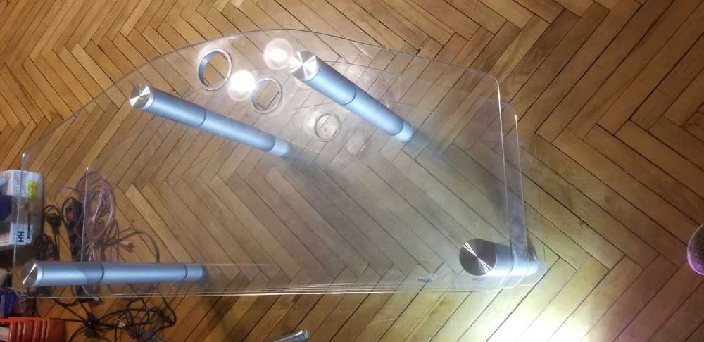 стеклянная  тумба ( полки ) под телевизор