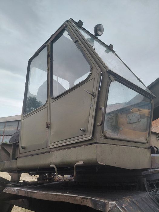Кабину оператора Экскаватора эов-4421