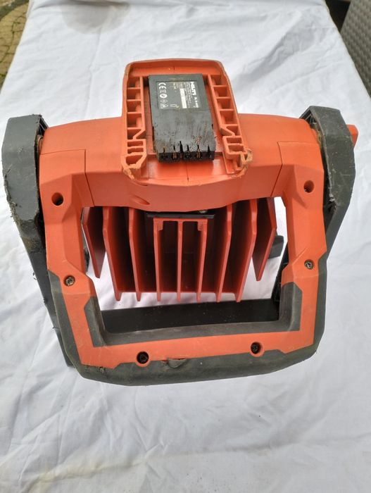 Hilti SL 6 LED lampa pod namiot,do ogrodu, garażu i nie tylko