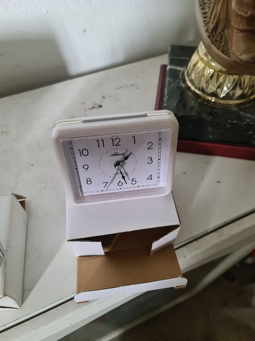 Relogios despertador a pilhas