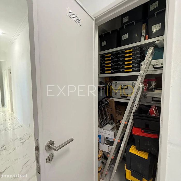 Apartamento com 3 quartos totalmente remodelado na Reboleira...