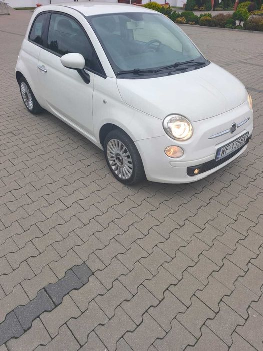 Samochód osobowy Fiat 500
