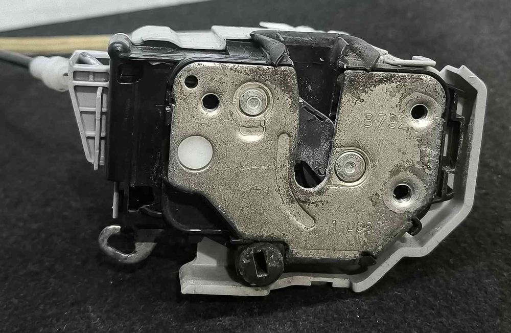 Fechadura / Fecho Porta Direito 51827955 - FIAT BRAVO II