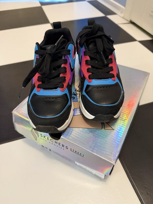 Кросівки Skechers на дівчинку 30 розмір