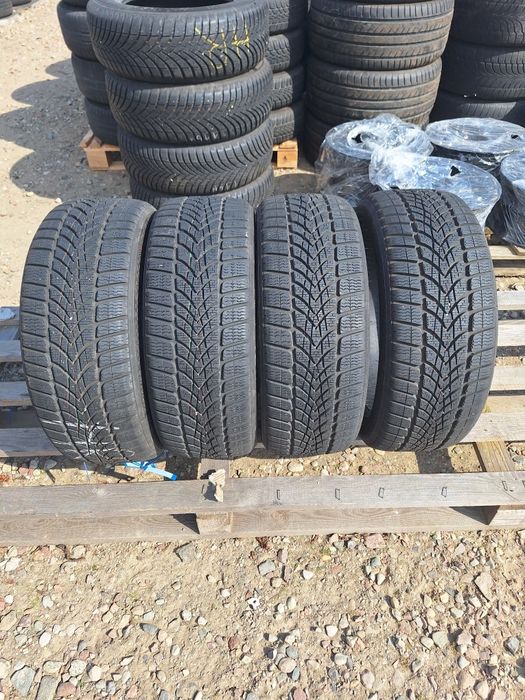 Opony zimowe Dunlop Winter Sport 4  205 45 r17 88Vd