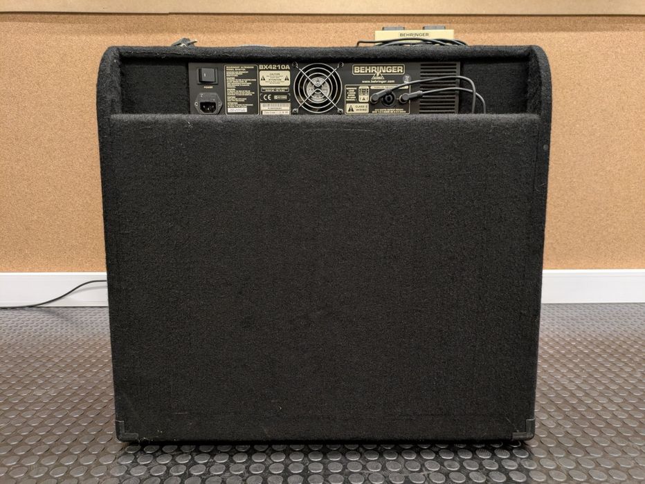 Amplificador de Baixo BEHRINGER BX4210A 2x10" + 1" 450W