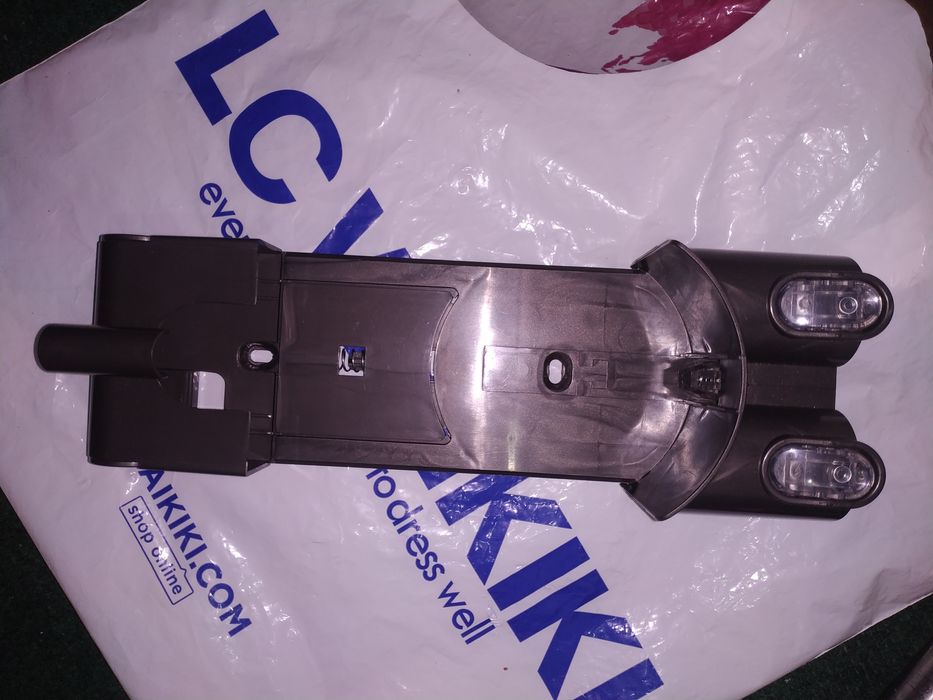 Настінне кріплення Dyson док станція