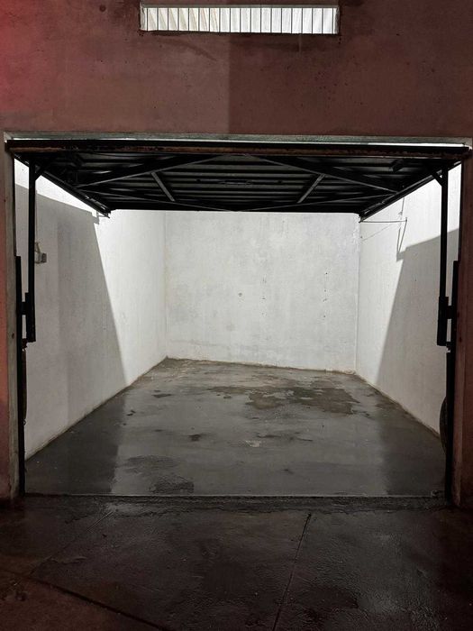 Garagem Fechada - Av. Vasco da Gama.