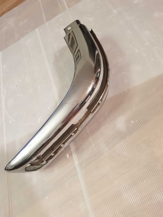 Kieł zderzaka przedni prawy mercedes W123 coupe