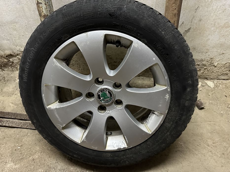 Зимова резина на дисках R16 Skoda