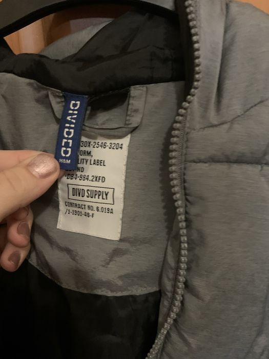 Курточка сірого кольору