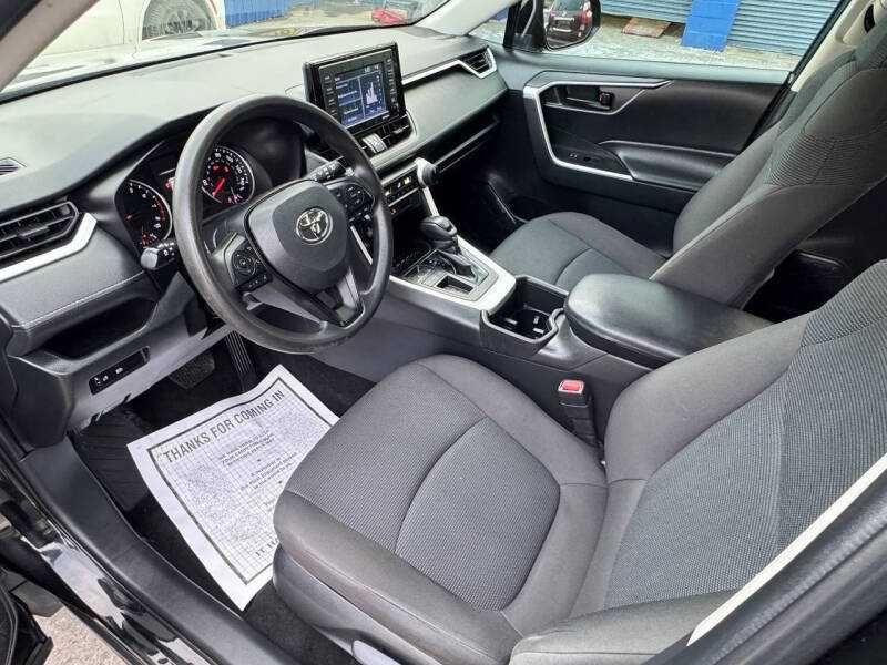 2022 Toyota RAV4 LE