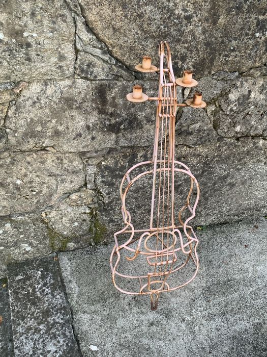 Violoncelo de ferro para decoraçao