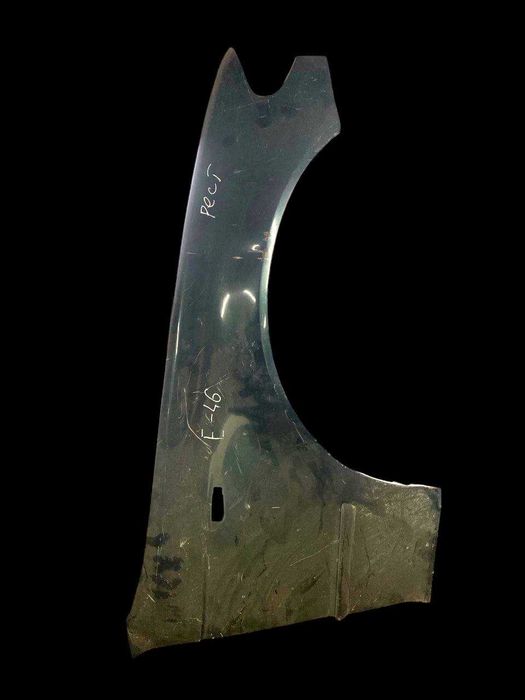 Крило переднє праве BMW 3 E46 2001-2005 рестайлінг