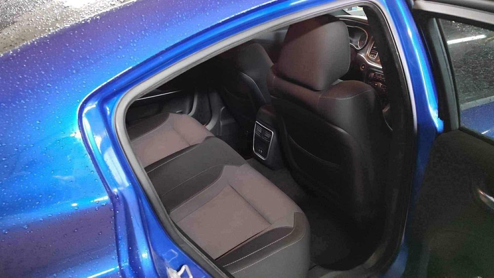Grzane fotele do dodge charger 2018r