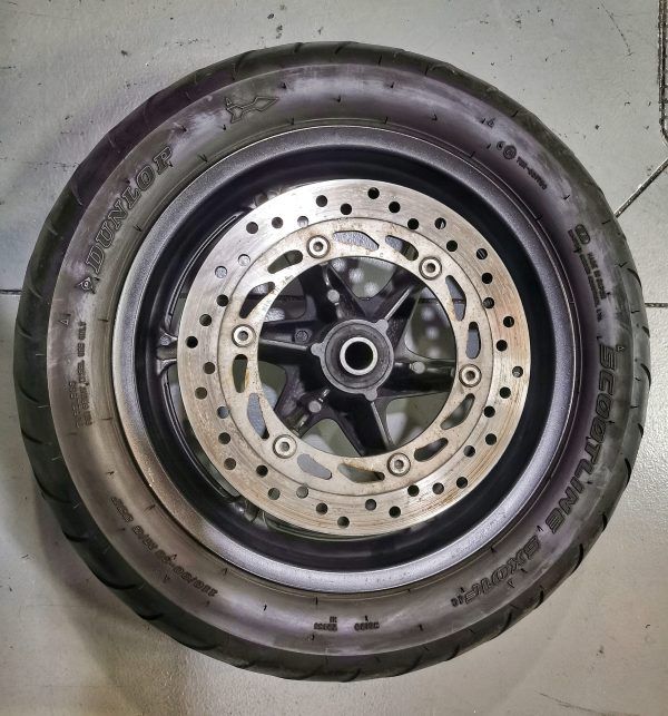 Roda completa com pneu e disco Honda