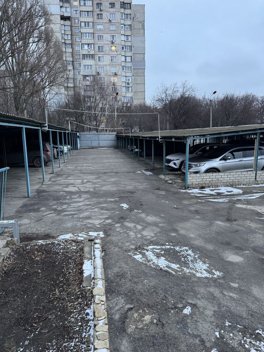 Продам стоянка, паркоместо,место на крытой стоянке р-он Одесская