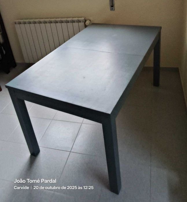 mesa de sala de jantar extensível + quatro cadeiras tipo alentejanas