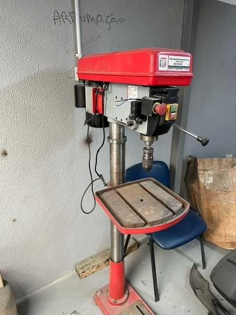 Engenho de Furar Holzmann SB 3116RHN 220v (Excelente Estado)