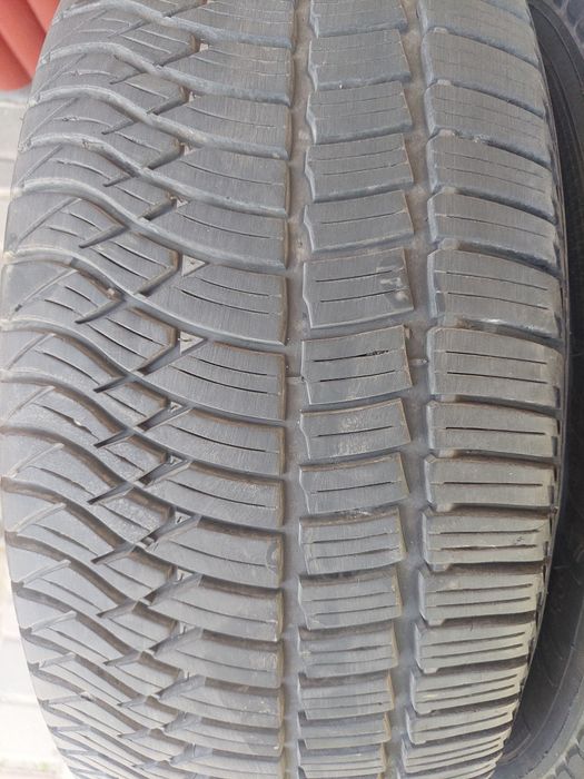 Всесезонна резина Kleber 235 55 17 літня,зимова