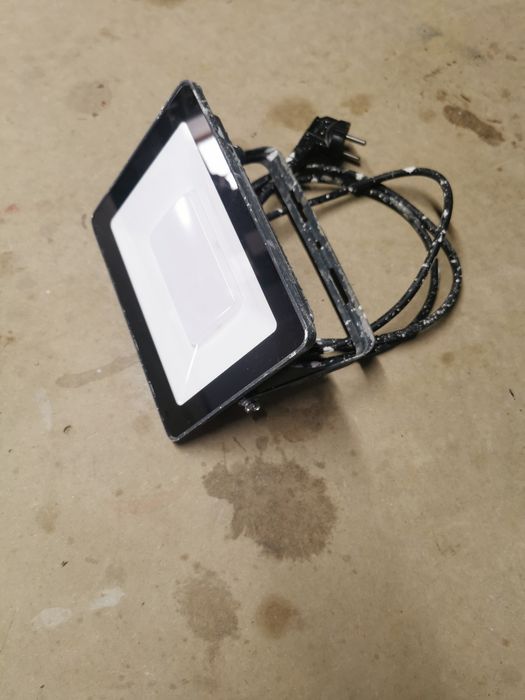Projector led usado447290078827663361