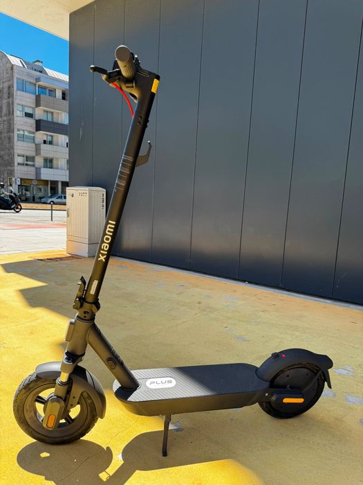 Trotinete Elétrica XIAOMI 5 Plus (400 W - Autonomia: 60 Km)