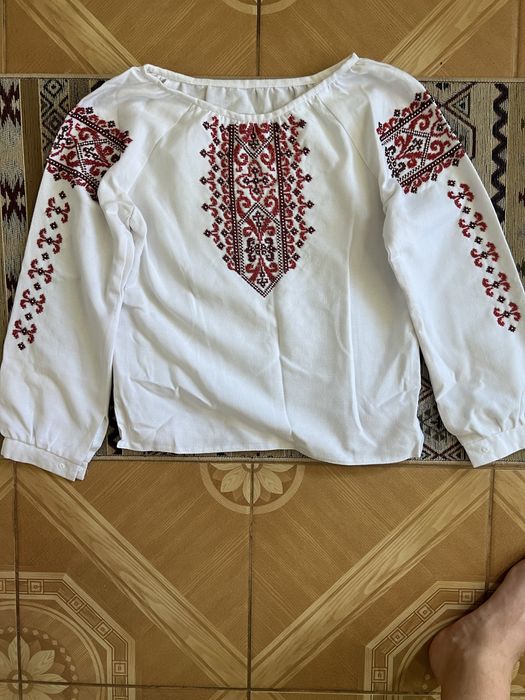 Сорочка вишита бісером на льоні - дитяча