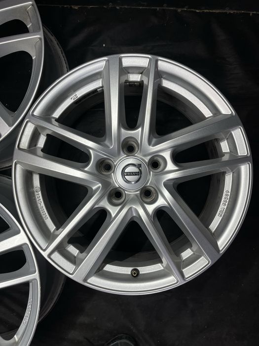Диски R17 5x108 Et50.5 7.5J. Volvo XC60 XC40 XC70 V90 V70 V60 V40 Ford