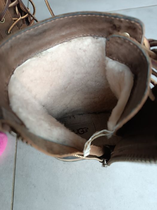 Buty zimowe skórzane śniegowce UGG 39